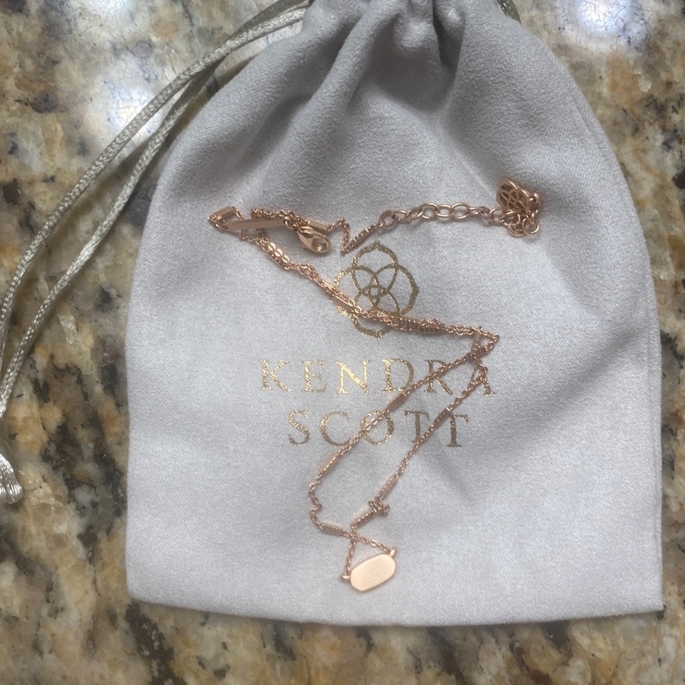 Kendra Scott Necklace